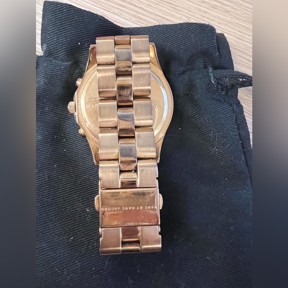 Marc by Marc Jacobs rose gold watch - Picture 5 of 11